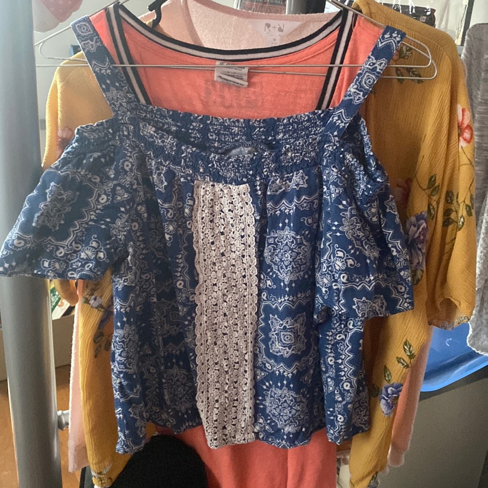 Cold shoulder top